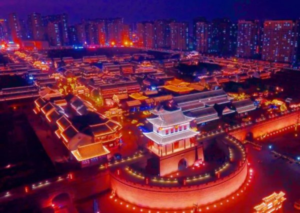 地铁时代让青岛越来越小! 2号线3号线的开通让青岛的市南区、市北区、崂山区、李沧区串成了一条线,即将开通的11号线将连通青岛第七区即墨区与崂山区。未来,从即墨来市区就是分分钟的事儿了!目前,11号线已于3月底结束空载试运行,不少网友都在询问着11号线的最新进展,这条我们期盼已久的地铁线是什么情况了?一起来看! 已通过试运营基本条件评审 4月3日,青岛市地铁11号线试运营基本条件评审顺利进行,评审专家组对11号全线开通的基本条件进行了评审,一致认为11号线具备试运营基本条件。