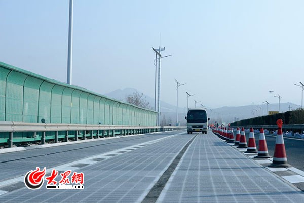 世界首条光伏发电高速路亮相济南_泉城新闻