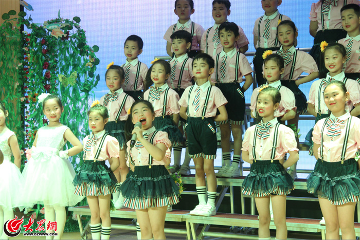 凤凰路小学参加高新区中小学(班级)合唱节、美