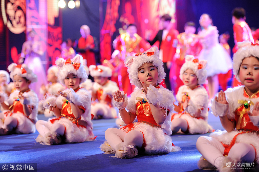 安徽淮北:矿区儿童喜迎新春