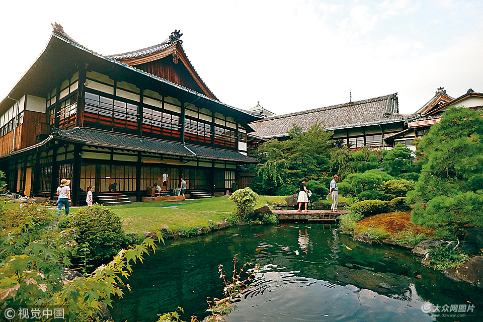 日本:京都美术馆古风新艺 观波点女王南瓜艺