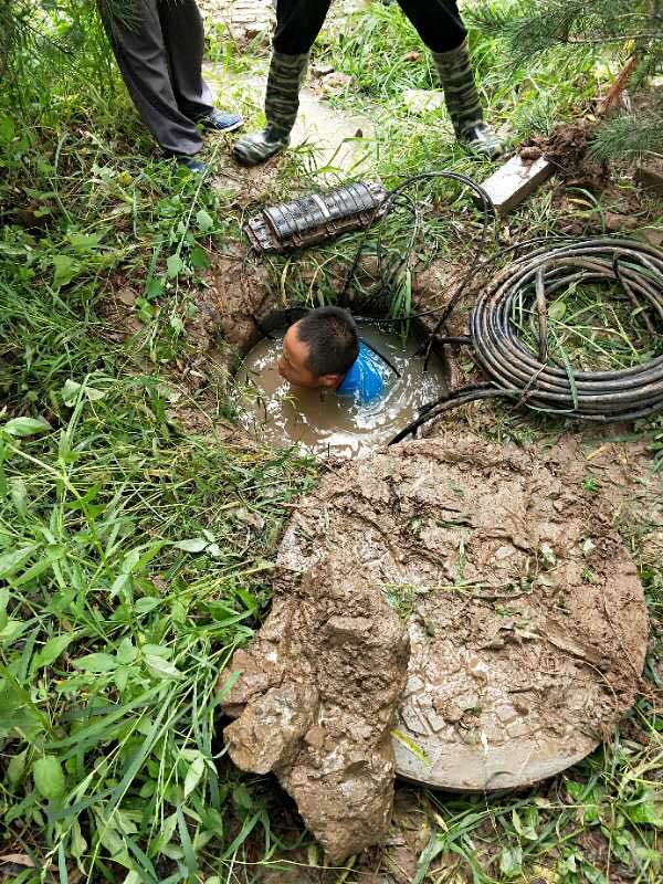 不畏风雨坚守工作 济南移动确保通信生命线畅