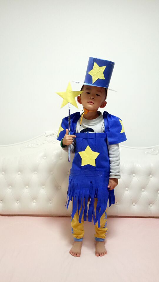 珍惜资源变废为宝 丁佳幼儿园上演环保时装秀