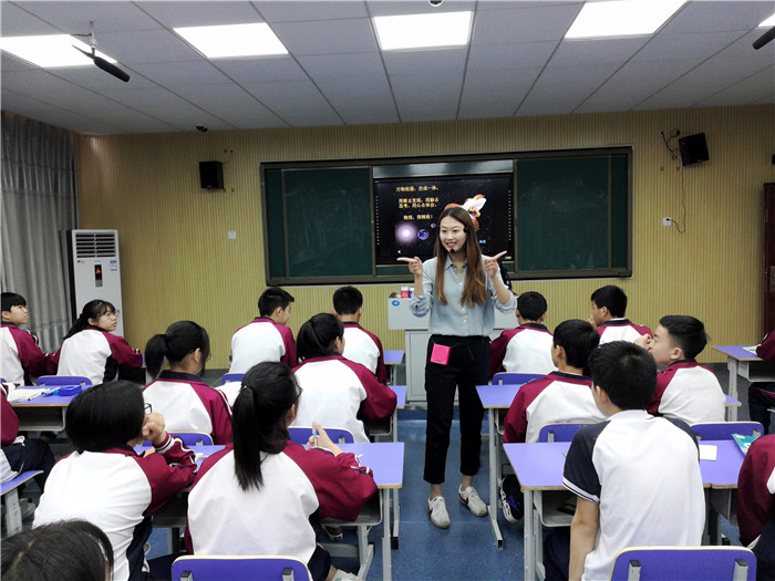 济南燕山中学骨干教师赴湖南永顺送教帮扶