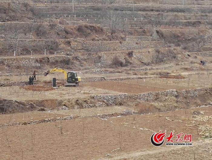 清碑平坟推动移风易俗,章丘清明前全面完成坟碑整治任务