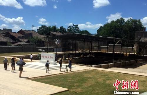 λڽٴĲ֥԰ڵĹ԰ַ<a target='_blank' href='http://www.chinanews.com/' _fcksavedurl='http://www.chinanews.com/' _fcksavedurl='http://www.chinanews.com/'></p></table><p  align=
