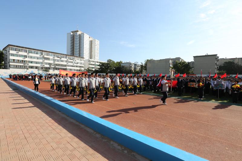 山东省济南泉城中学图片